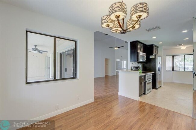 Building Photo - 9200 Chelsea Dr S