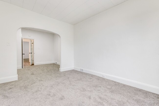 Building Photo - 632 Curtis St