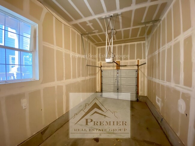 Building Photo - 1564 Monterey Rd