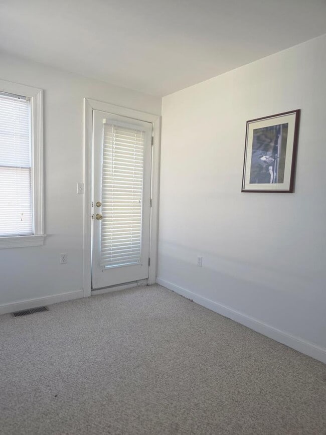 Building Photo - 6541 Broadwater Cir