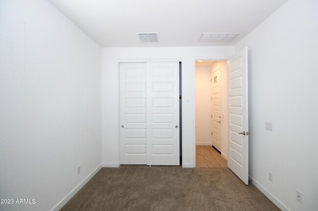 Building Photo - 12463 W Kaler Dr