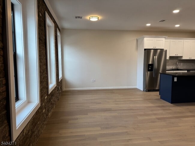 Building Photo - 188 Heckel St