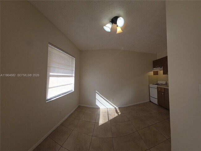 Building Photo - 2308 Monroe St