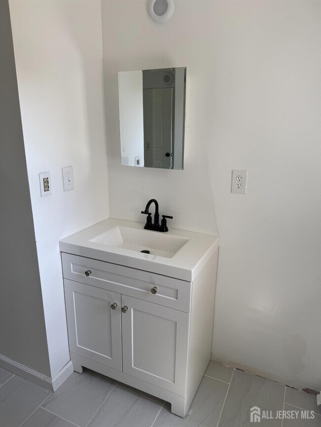 Building Photo - 80 Gates Rd