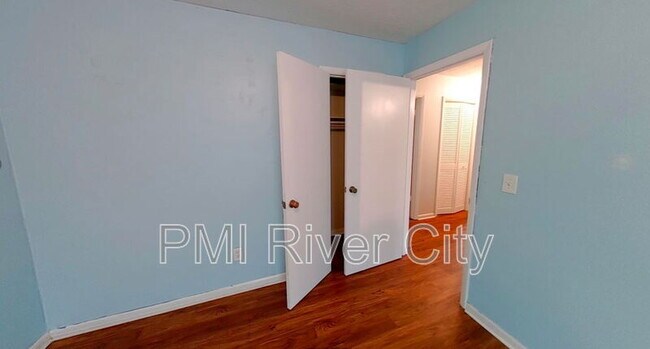 Building Photo - 5998 Greenwillow Ln S