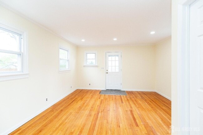 Building Photo - 78 Koyen St
