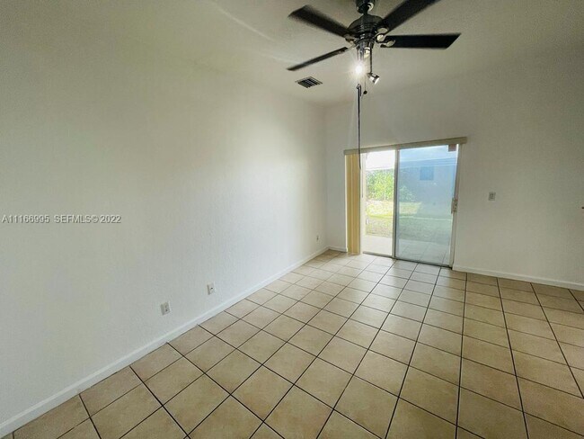 Building Photo - 903 N Santa Catalina Cir