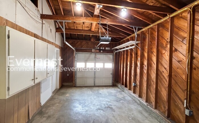 Building Photo - 1407 Cloverdale Cir