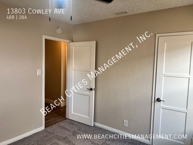 Building Photo - 13803 Cowley Ave