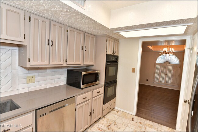 Building Photo - 3606 Colville Dr