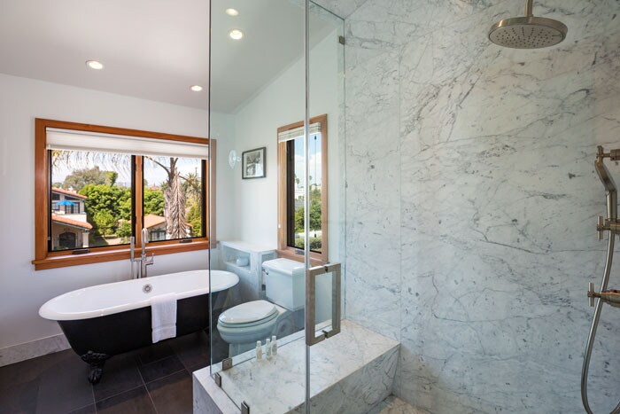 Building Photo - 432 Howland Canal