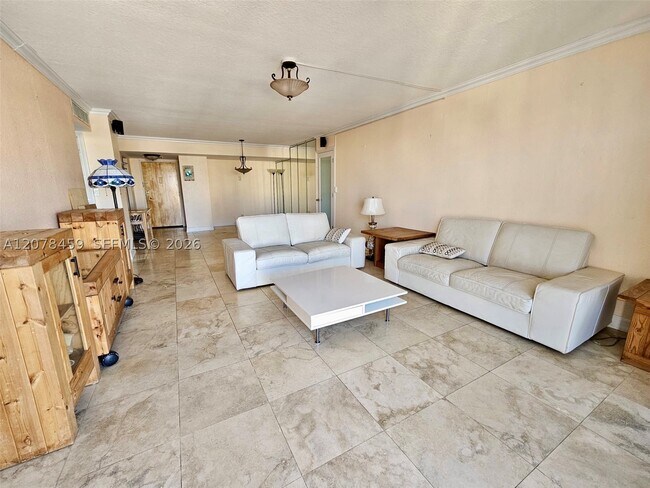 Building Photo - 427 Golden Isles Dr