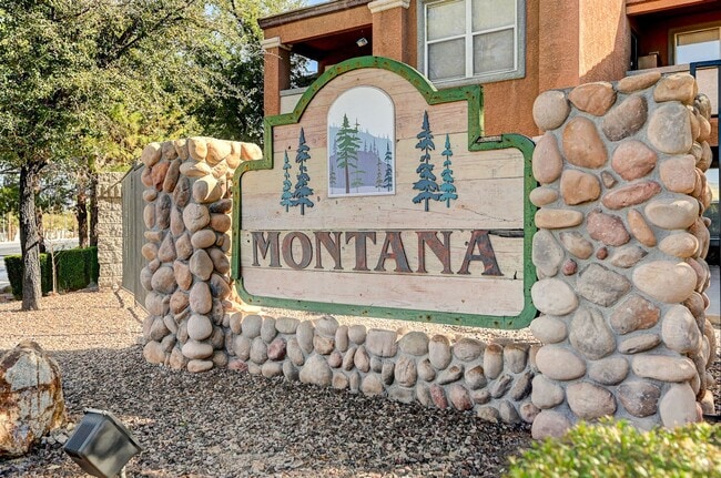 Building Photo - Spacious 2-Bed Condo with Balcony in Gated Community!