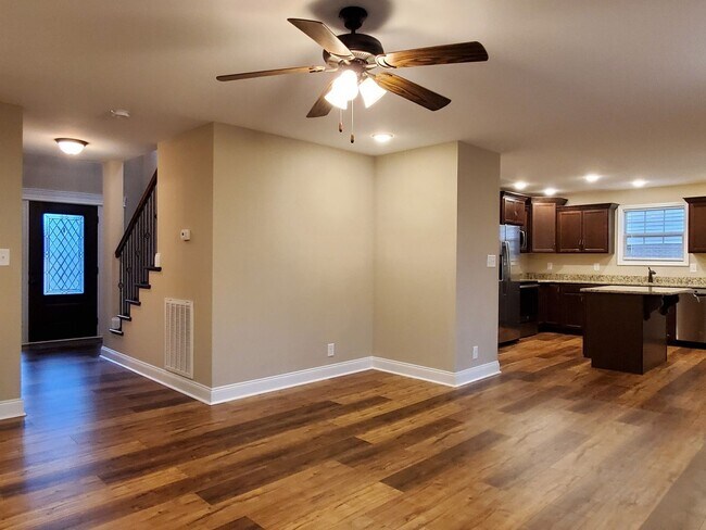 Building Photo - 843 Crestone Ln