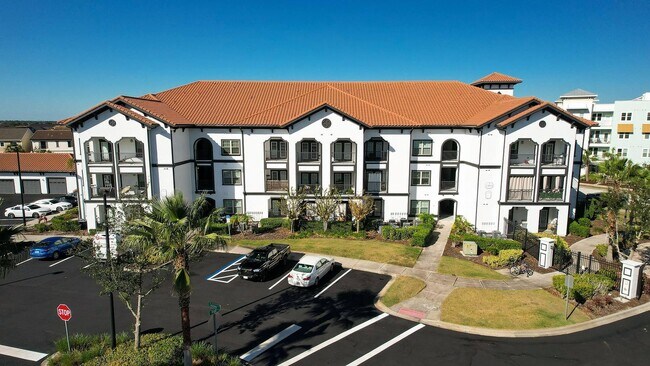 Building Photo - 2439 Casona Ln