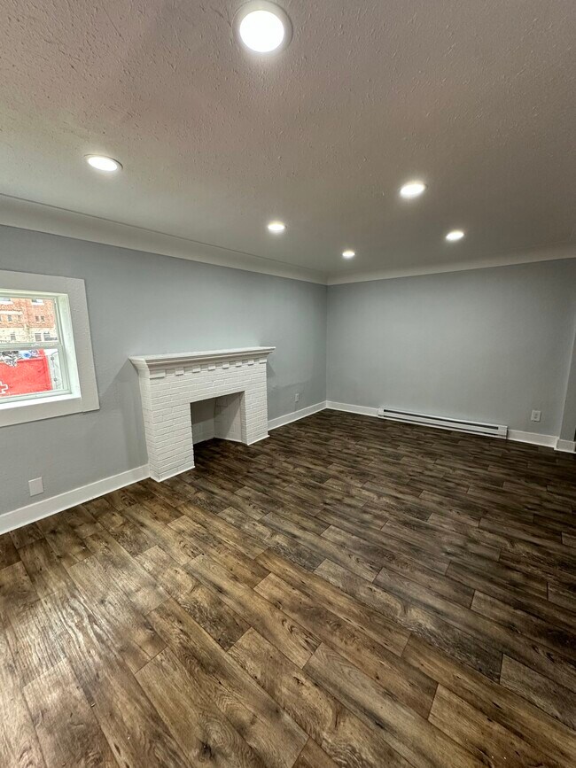Building Photo - 5088 Queens Ave