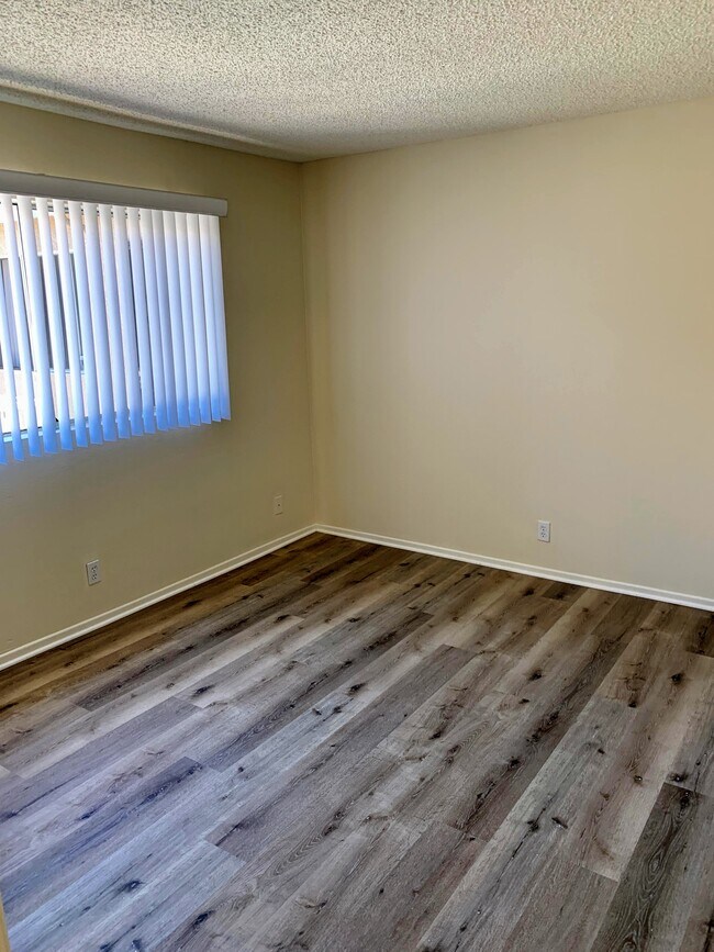 Building Photo - 1101 E South St