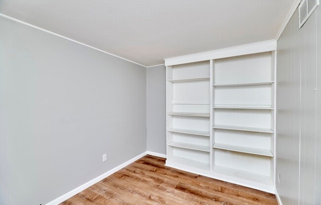 Building Photo - 5134 Red Cedar Ct