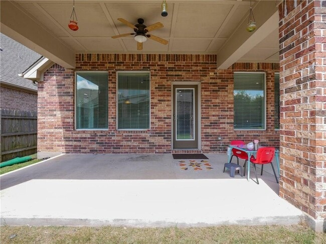 Building Photo - 305 Navigator Dr