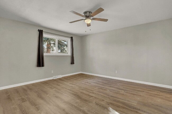 Building Photo - 817 Westmoor Dr