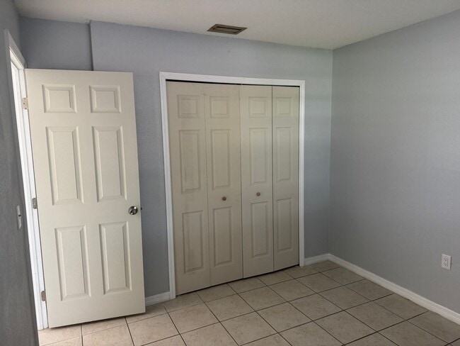 Building Photo - 2Br/1Ba With Golden Beach Access
