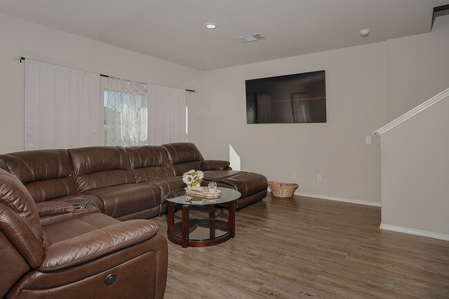 Building Photo - 1822 Brushy Cedar Ct