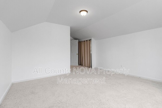 Building Photo - 8600 Lantern Ln