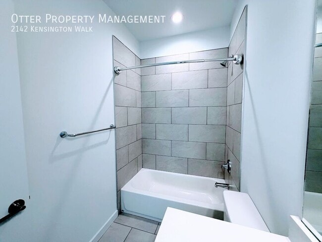 Building Photo - 2142 Kensington Walk