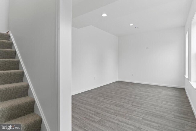 Building Photo - 37 S 19th St