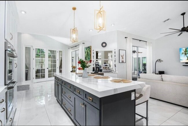 Building Photo - 8139 Las Palmas Way