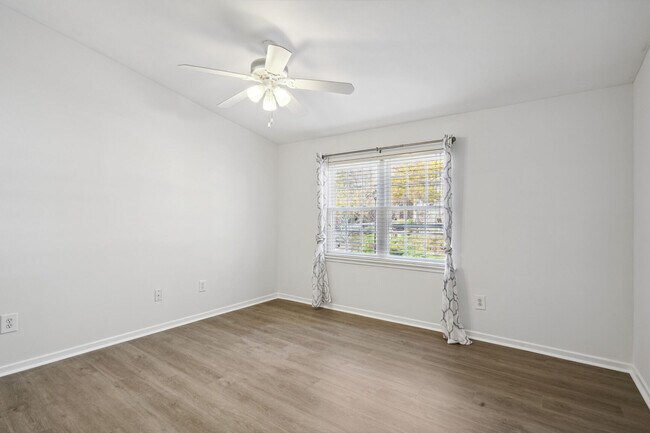 Bedroom - 6800 Glenridge Dr