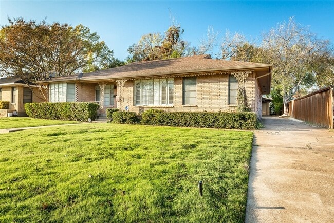 Building Photo - 6525 E Mockingbird Ln