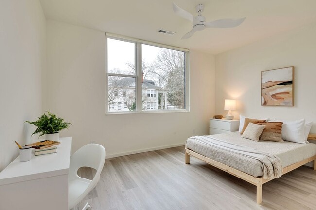Primary Photo - Professional Coliving - Private Room & Wal...