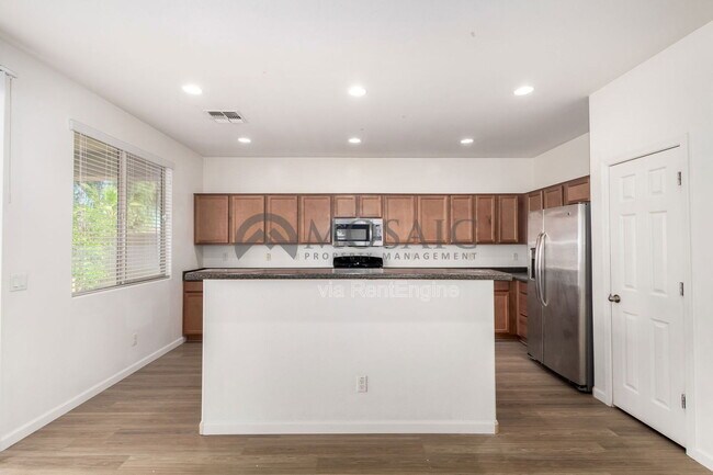 Building Photo - 904 E Euclid Ave