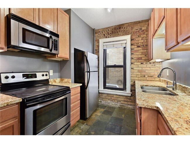 Building Photo - 1204 Harmon Pl