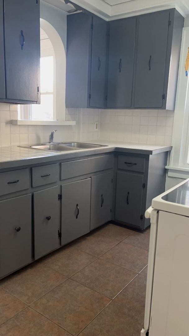 Building Photo - 3-Bedroom, 1-Bathroom Single Family Home f...