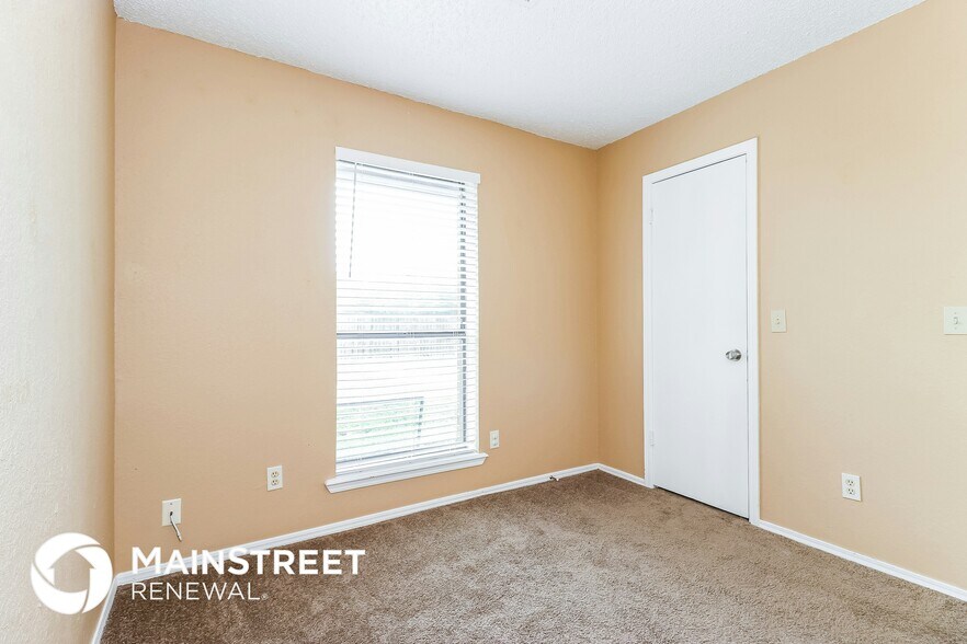 Building Photo - 100 N Eastgate Dr