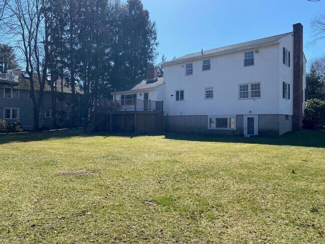 Building Photo - 307 Glen Rd