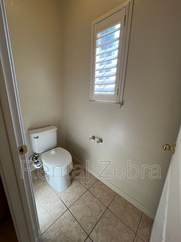 Building Photo - 1359 Rincon Dr