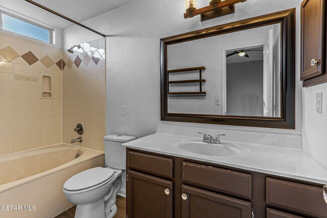 Building Photo - 10737 Pleasant Sand Dr