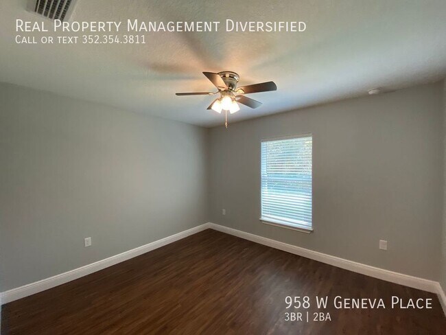 Building Photo - 958 W Geneva Pl