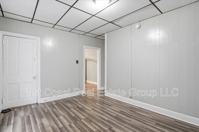 Building Photo - 834 W Washington St