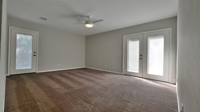 Building Photo - 8003 Oakwood Forest Dr