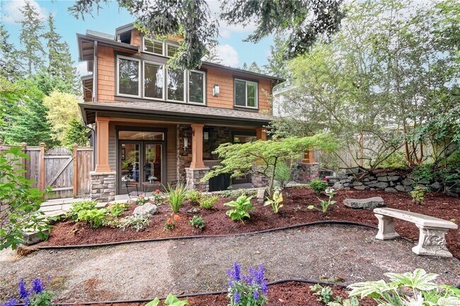 Building Photo - 4bd/2.5ba Kirkland House