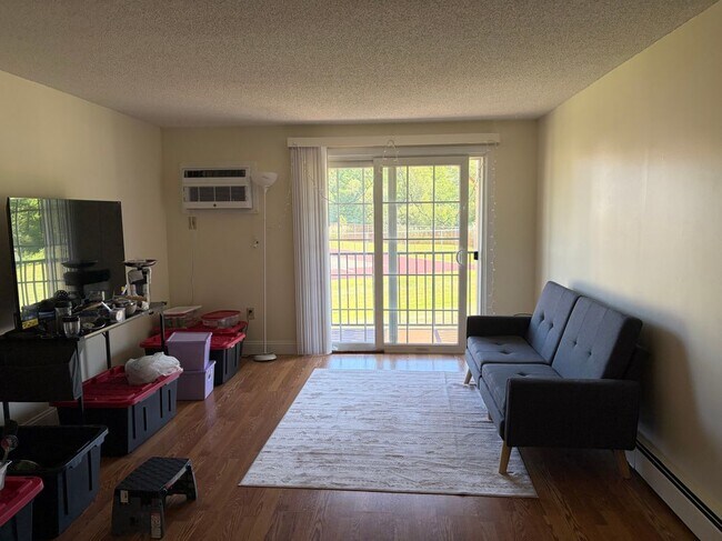 Building Photo - 807 White Cedar Blvd