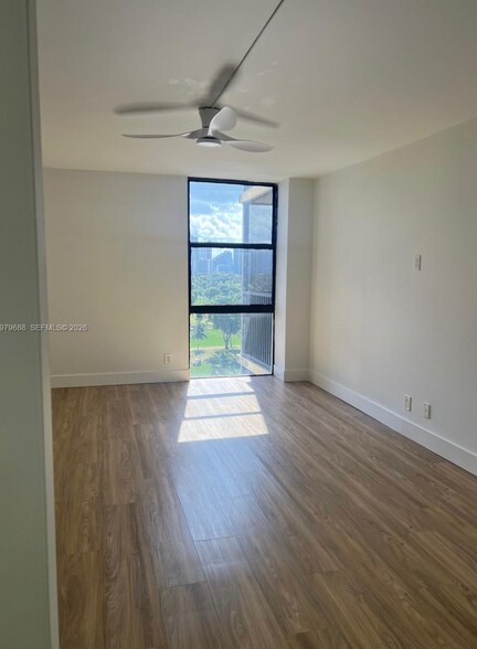 Building Photo - 20301 W Country Club Dr