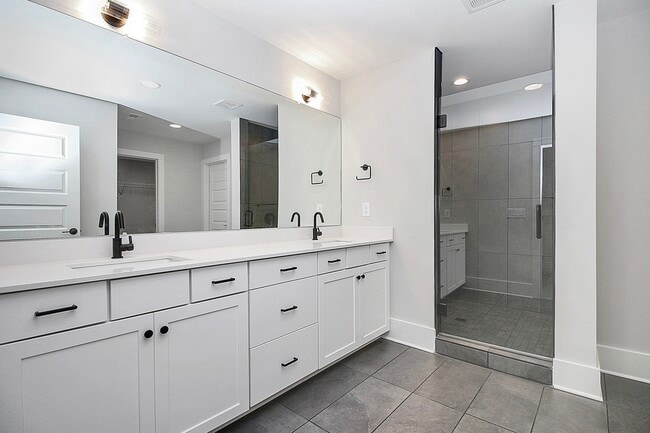 Building Photo - 2957 Ross Ave