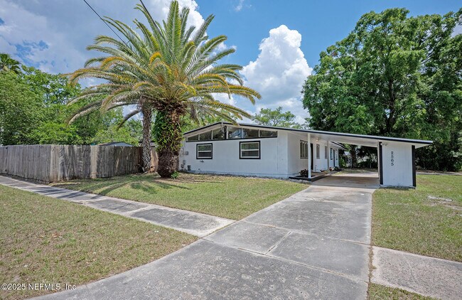 Building Photo - 2565 Burlingame Dr W