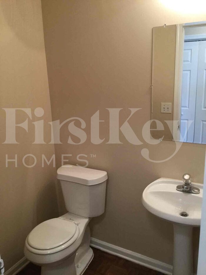 Building Photo - 432 Village Bluff Dr