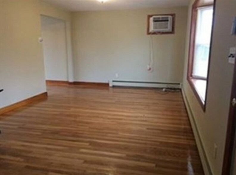 Building Photo - 40 Sturges St